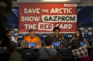 Greenpeace show Gazprom the red card