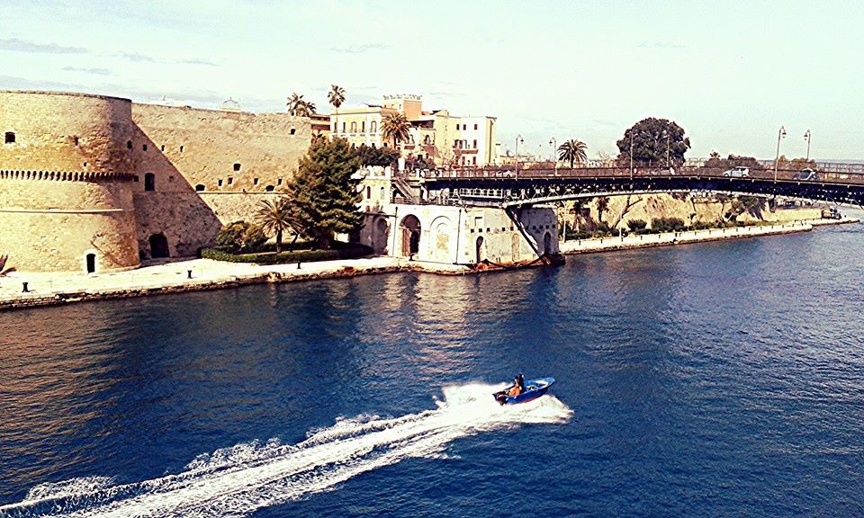 ponte girevole taranto