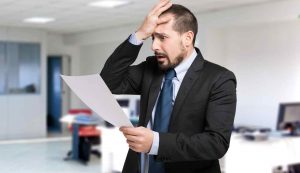 Stipendi bloccati shock per il 70% dei lavoratori - Inchiostroverde.it (Fonte foto Canva)