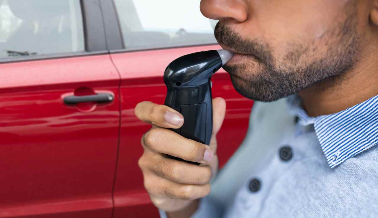 Addio alcol test per sempre - Inchiostroverde.it (Fonte foto Canva)