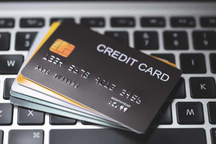 Carte di credito - fonte_Canva - inchiostroverde.it
