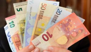 Inps pensioni in arrivo un sacco di soldi - Inchiostroverde.it (Fonte foto Canva)