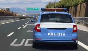 6 mila euro di multa e revoca della patente al posto di blocco - Inchiostroverde.it (Fonte foto Canva)