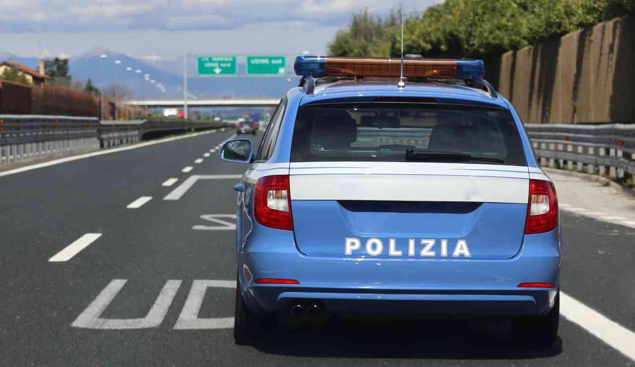 6 mila euro di multa e revoca della patente al posto di blocco - Inchiostroverde.it (Fonte foto Canva)