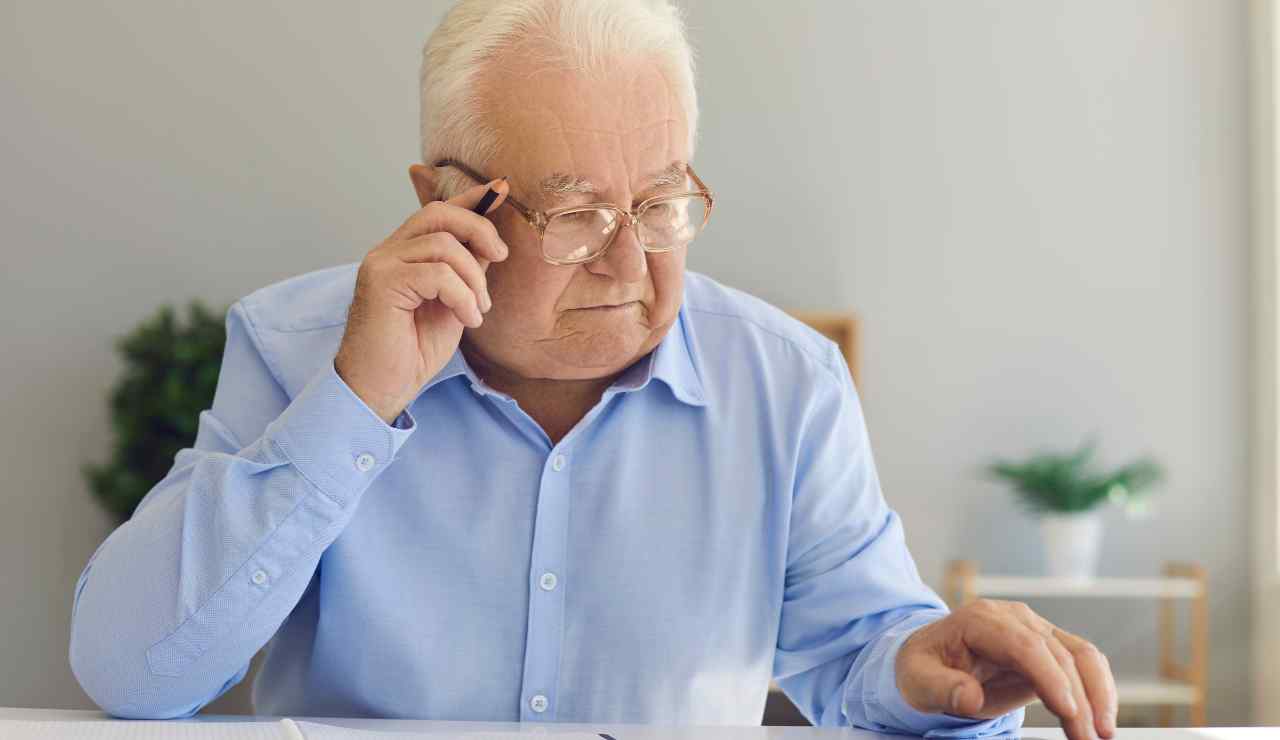 A 70 anni ti tolgono il diritto di guidare - Inchiostroverde.it (Fonte foto Canva)