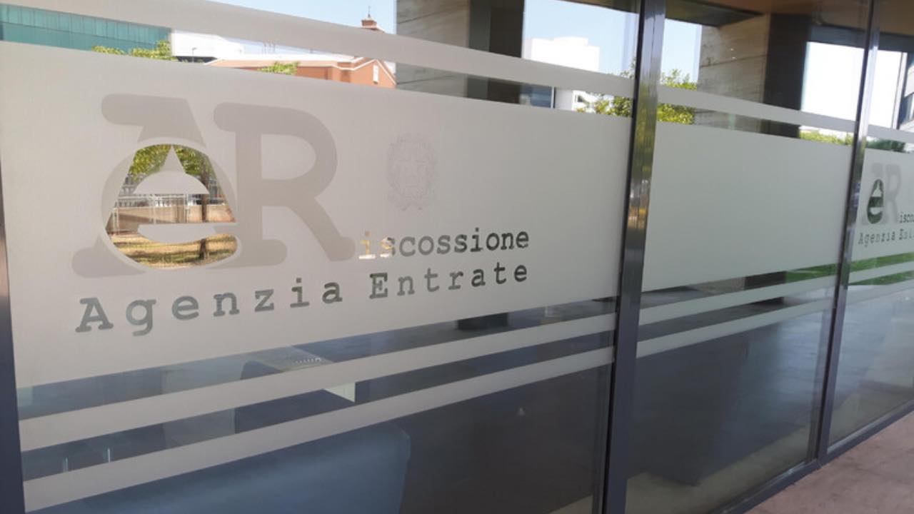 Agenzia delle Entrate - fonte_Ansa - inchiostroverde.it