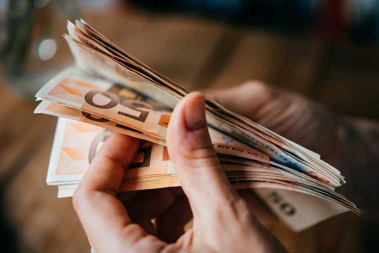 Bonus 20 mila euro - fonte_canva - inchiostroverde.it