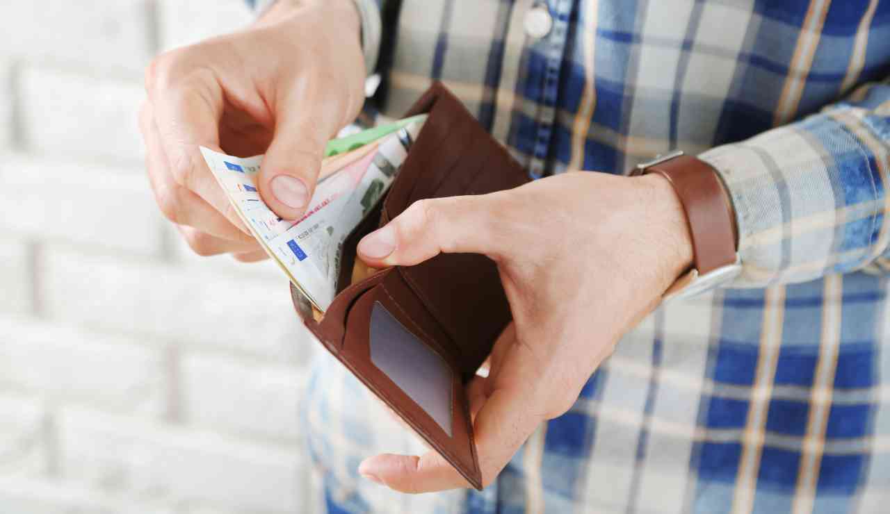 Bonus dimenticato da 100 euro - Inchiostroverde.it (Fonte foto Canva)