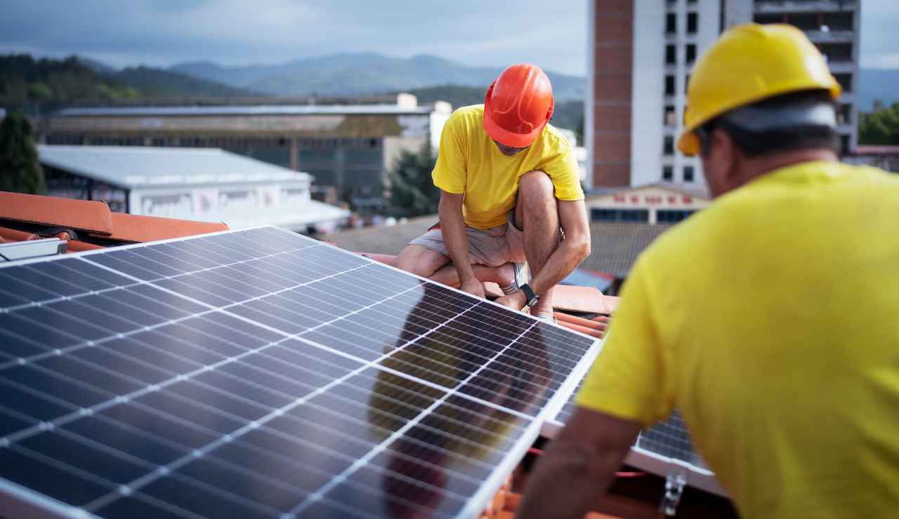 Bonus fotovoltaico nuovo - Inchiostroverde.it (Fonte Foto Canva)