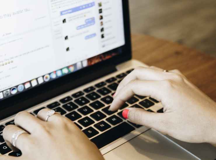 Facebook sta chiudendo milioni di account - Inchiostroverde.it (Fonte foto Canva)