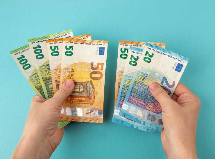Inps in arrivo quasi 1000 euro - Inchiostroverde.it (Fonte Foto Canva)