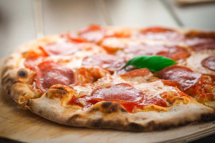Pizza surgelata - fonte_Canva - inchiostroverde.it