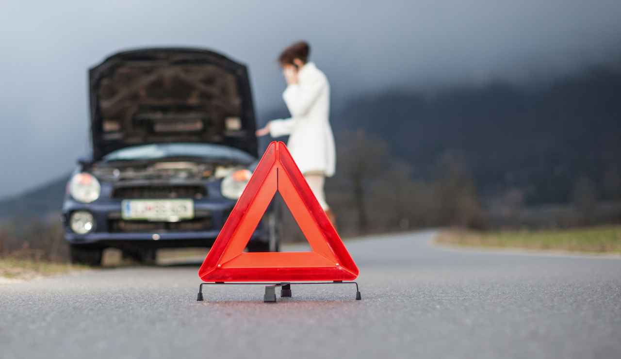 Scatta divieto per le auto bandite anche per accompagnare i figli - Inchiostroverde.it (Fonte foto Canva)