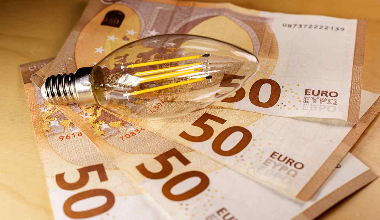 Sconto 113 euro sulla bolletta - Inchiostroverde.it (Fonte foto Canva)