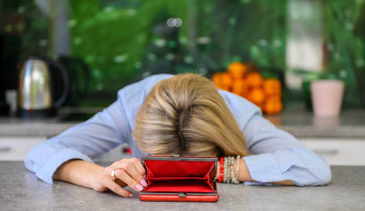 Taglio alle pensioni per le donne - Inchiostroverde.it (Fonte foto Canva)