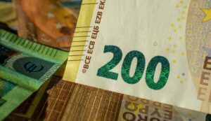 € 200 - fondo_Canva - inchiostroverde.it