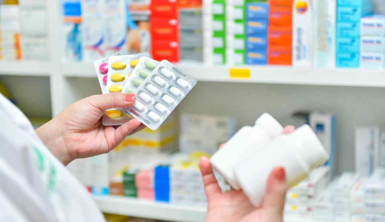 Fate scorte di acqua cibo e medicinali per la guerra - Inchiostroverde.it (Fonte foto Canva)