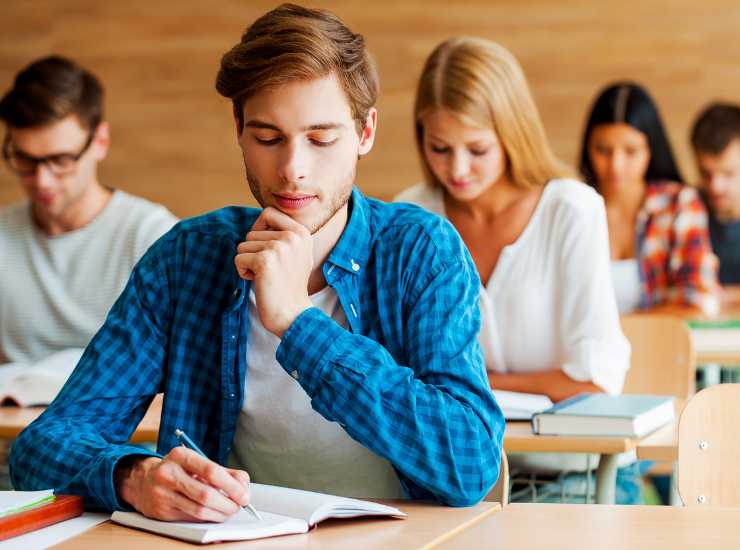 Maturità bloccata esami annullati - Inchiostroverde.it (Fonte foto Canva)