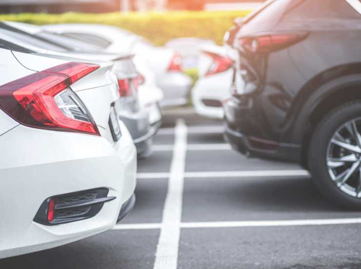 Multa per divieto di parcheggio - Inchiostroverde.it (Fonte foto Canva)