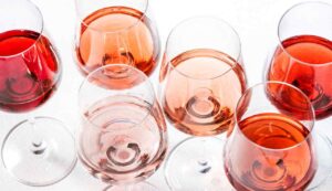 Pagati per bere vino - Inchiostroverde.it (Fonte foto Canva)