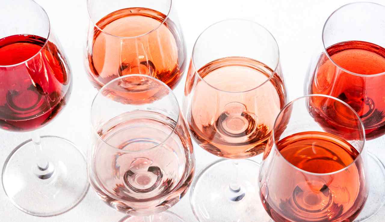 Pagati per bere vino - Inchiostroverde.it (Fonte foto Canva)