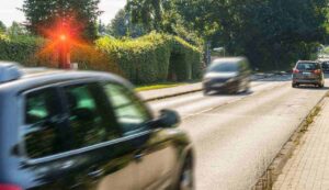 Rivoluzione codice della strada puoi guidare a 250 kmh - Inchiostroverde.it (fonte foto Canva)