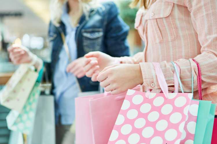 Shopping - fonte_Canva - inchiostroverde.it