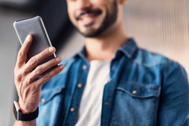 Smartphone - fonte_Canva - inchiostroverde.it