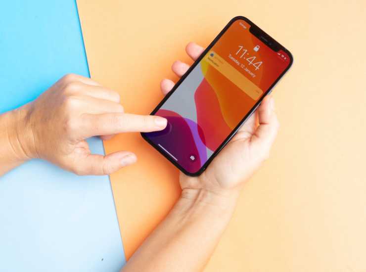 Smartphone rimborso totale del telefono - Inchiostroverde.it (Fonte foto Canva)