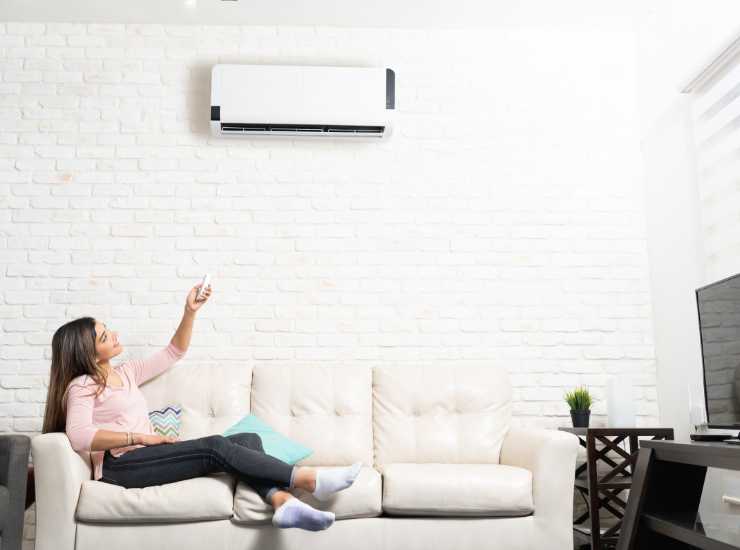 Solo così puoi risparmiare con il climatizzatore - Inchiostroverde.it (Fonte foto Canva)