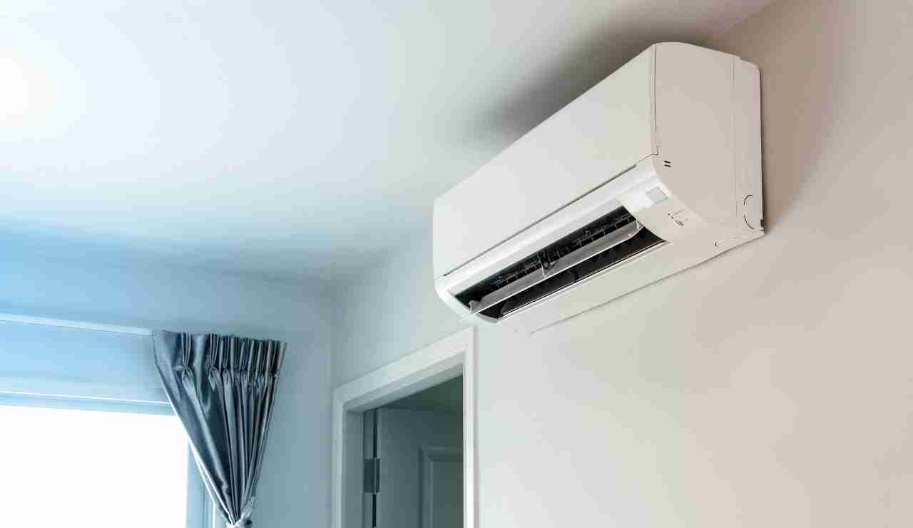 Solo così puoi risparmiare con il climatizzatore - Inchiostroverde.it (Fonte foto Canva)