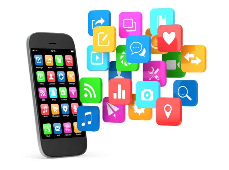 Ti spiano da queste app - Inchiostroverde.it (Fonte foto Canva)