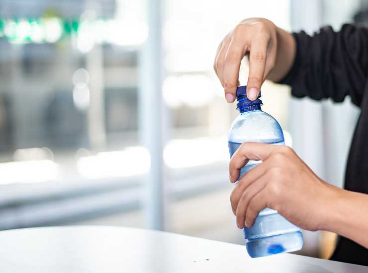 Acqua avvelenata trovato il pericolo - Inchiostroverde.it (Fonte foto Canva)