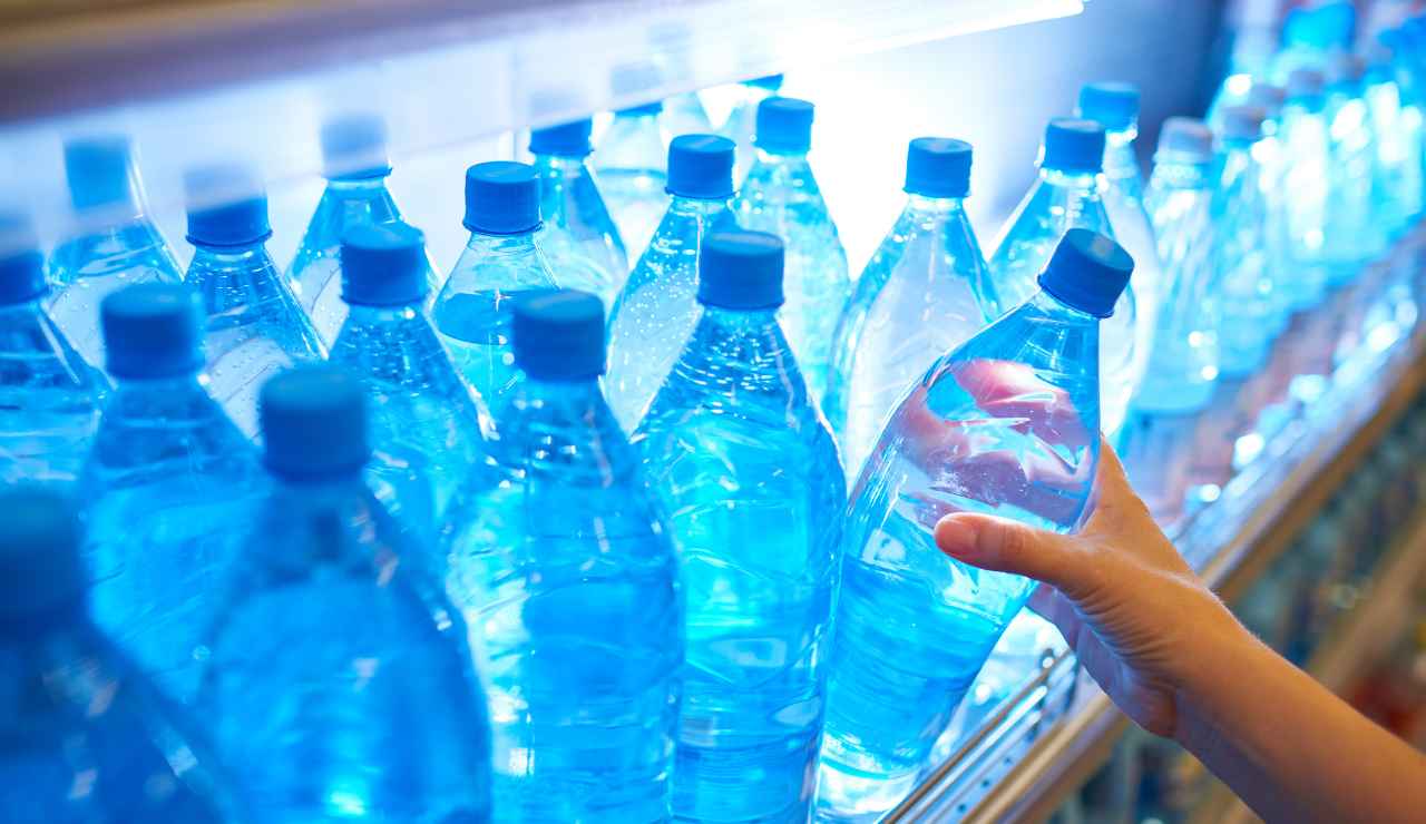 Acqua avvelenata trovato il pericolo - Inchiostroverde.it (Fonte foto Canva)