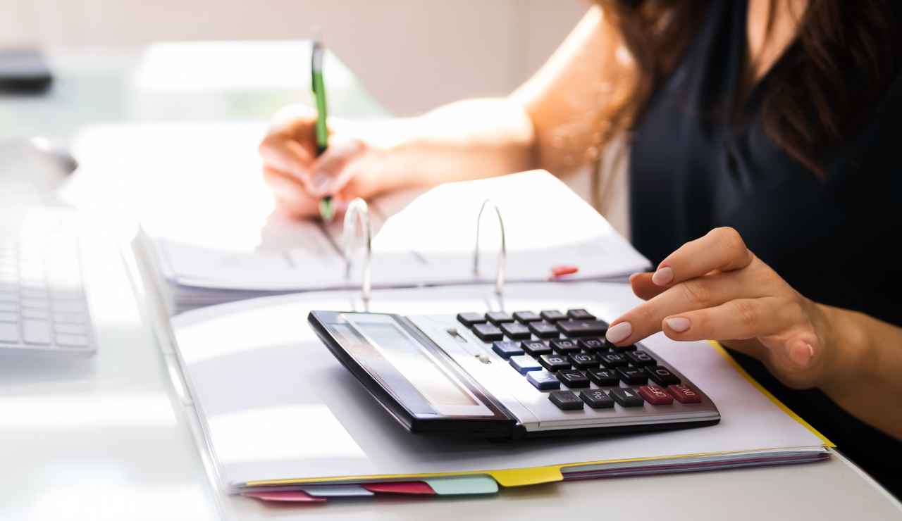 Addio TFR lo devi dare al datore di lavoro - Inchiostroverde.it (Fonte foto Canva)
