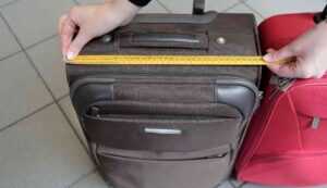 Baglio a mano in aeroporto come evitare che venga manato in stiva - Inchiostroverde.it (Fonte foto Canva)