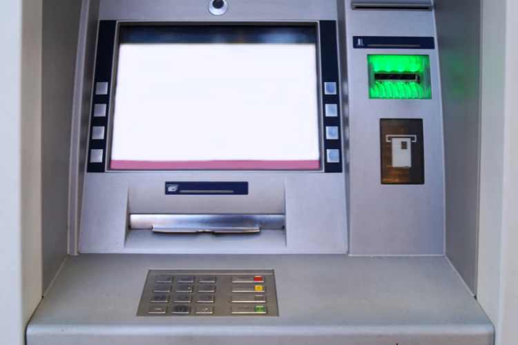 Bancomat - fonte_Canva - inchiostroverde.it