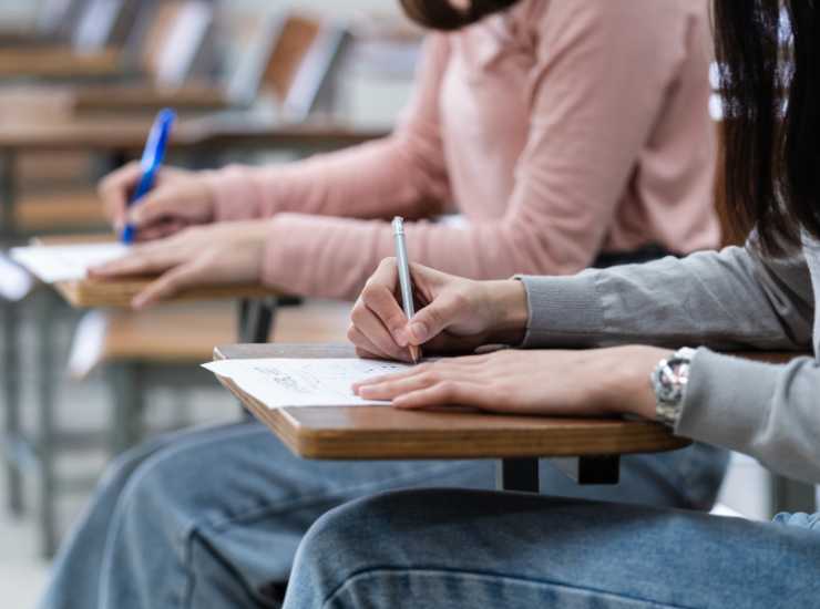 Bloccati i cambi di classe dal Ministero - Inchiostroverde.it (Fonte foto Canva)