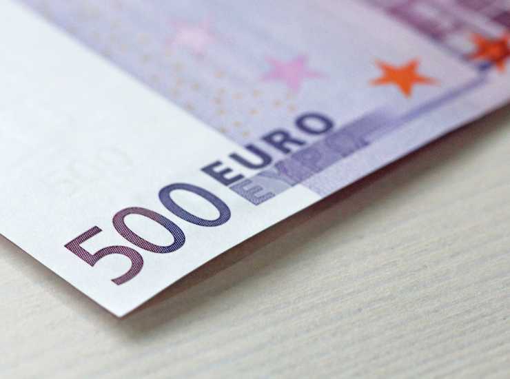 Bonus fedeltà di 500 euro - Inchiostroverde.it (Fonte foto e canva)