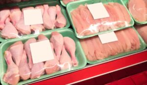 Carne di pollo ti farà finire in ospedale - Inchiostroverde.it (Fonte foto Canva)