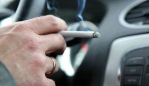 Divieto di fumo nella proprietà privata - Inchiostroverde.it (Fonte foto Canva)