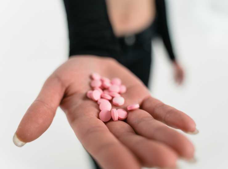 Emergenza costi farmaci - Inchiostroverde.it (Fonte foto Canva)