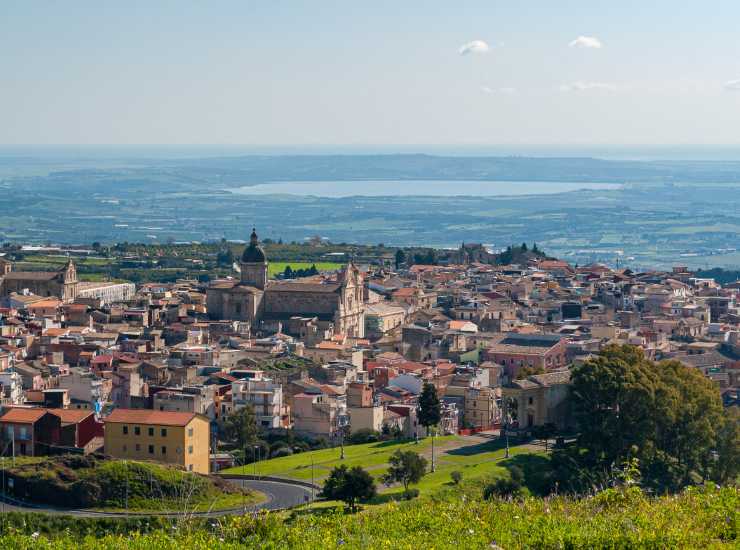 Il borgo dei borghi del 2025 in Italia - Inchiostroverde.it (Fonte doto Canva)