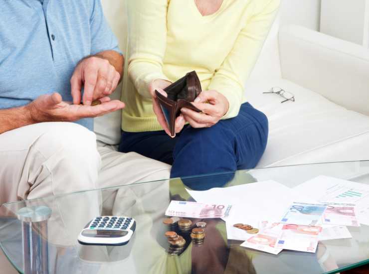 Inps cambia tutte le regole per le pensioni - Inchiostroverde.it (Fonte foto Canva)