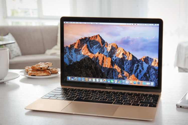 MacBook - fonte_canva - inchiostroverde.it