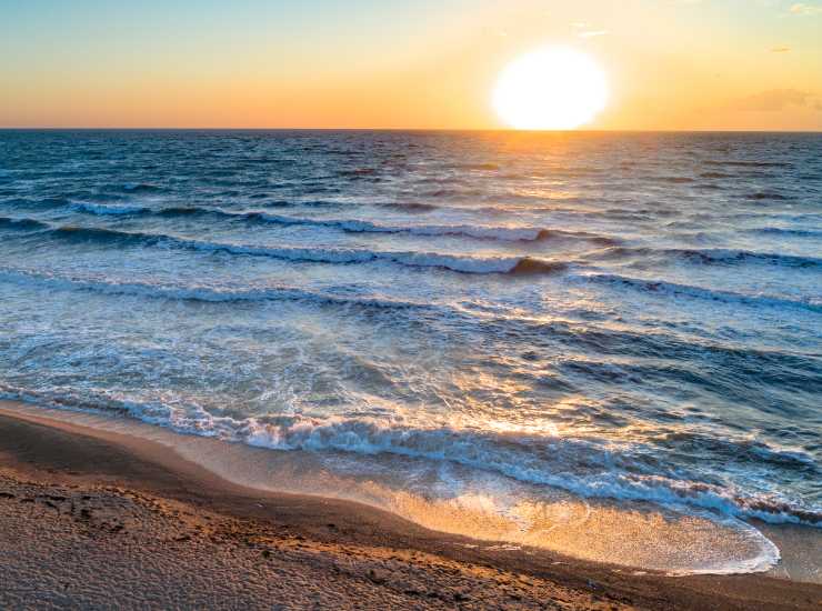 Mare come ai Caraibi in Italia - Inchiostroverde.it (Fonte foto Canva)