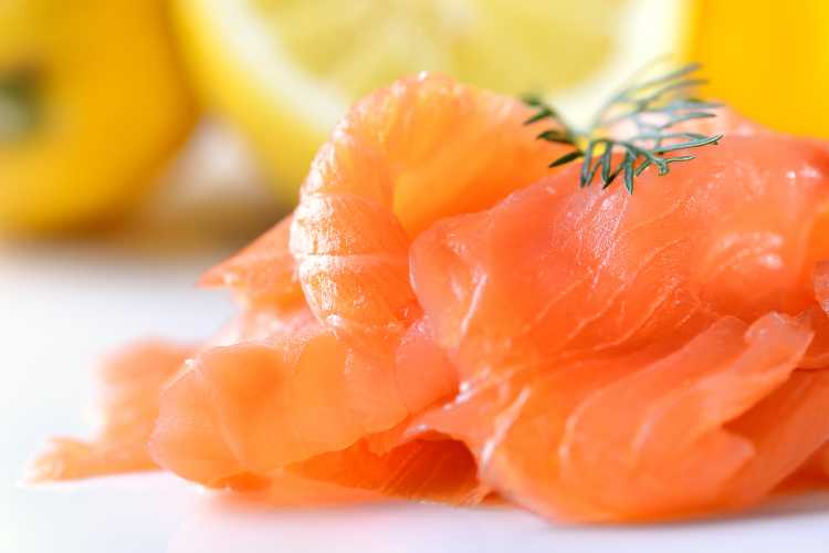 Salmone affumicato - fonte_Canva - inchiostroverde.it