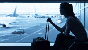 Viaggiare in aereo pericolo - Inchiostroverde.it (Fonte foto Canva)