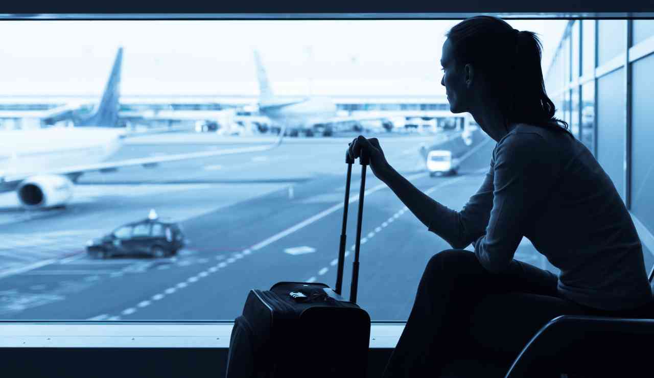 Viaggiare in aereo pericolo - Inchiostroverde.it (Fonte foto Canva)