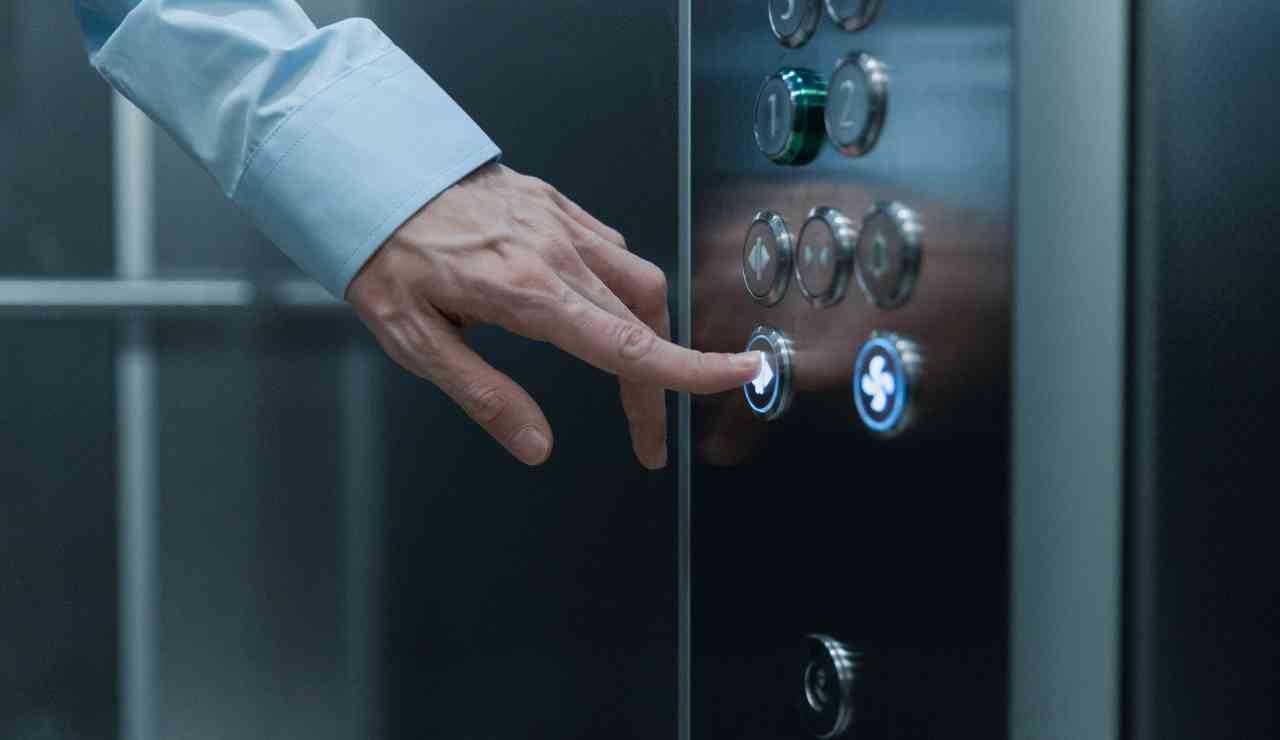 Ascensore risarcimento fino a 15000 euro - Inchiostroverde.it (Fonte foto Canva)